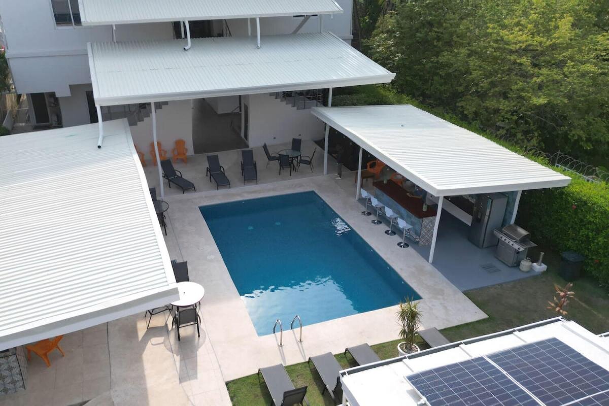 Villa Sea Esta — aerial view of the property and pool